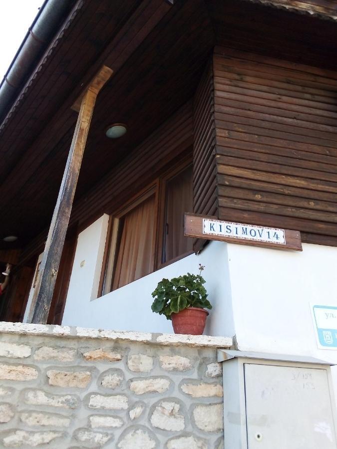 Regina'S Guesthouse Baltjik Exteriör bild